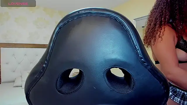 MELINAMARTINS online show from February 15, 2025, 7:39 pm