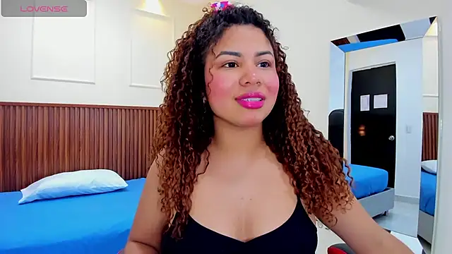 MELINAMARTINS online show from February 20, 2025, 7:41 pm