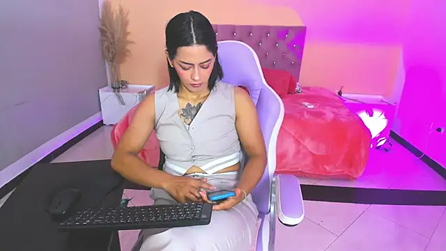 cristal crossfitx online show from December 15, 2025, 10:19 am