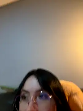 ValentinaOrtiz3 online show from November 23, 2025, 3:28 am