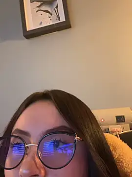 ValentinaOrtiz3 online show from May 7, 2026, 10:48 pm