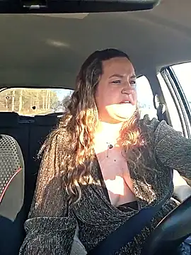 Snapshot of justtess chatting on February 4, 2026, 9:37 am justtess online show from February 4, 2026, 9:37 am