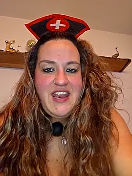 Snapshot of justtess chatting on February 4, 2026, 9:42 pm justtess online show from February 4, 2026, 9:42 pm