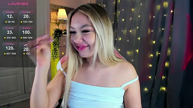 Snapshot of _Loneve__ chatting on March 13, 2025, 10:32 pm  Loneve   online show from March 13, 2025, 10:32 pm