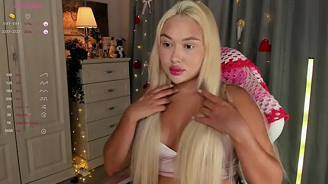 Snapshot of _Loneve__ chatting on March 27, 2026, 2:17 pm Loneve online show from March 27, 2026, 2:17 pm