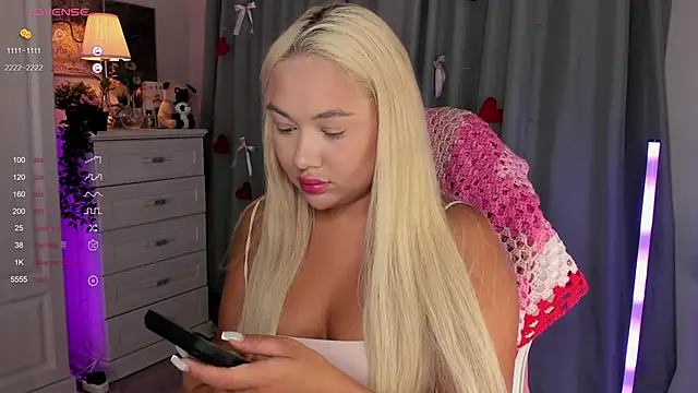 Snapshot of _Loneve__ chatting on March 28, 2026, 3:22 pm Loneve online show from March 28, 2026, 3:22 pm