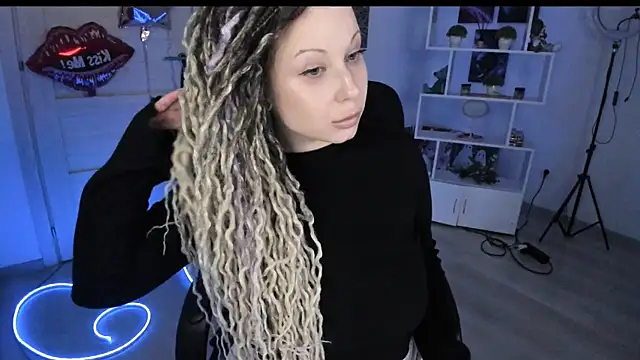 HoneySallyMoore online show from February 13, 2026, 2:24 pm