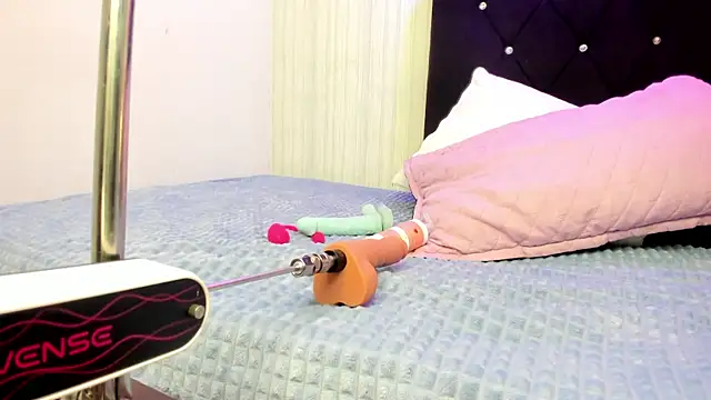 nicky angel1 online show from November 18, 2025, 6:34 pm