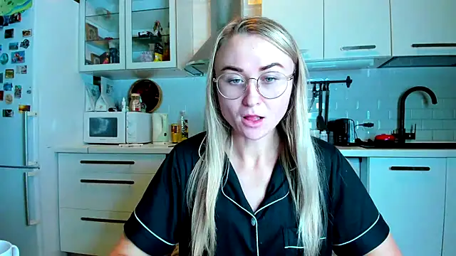 your Goddess Eva online show from November 18, 2025, 8:46 pm