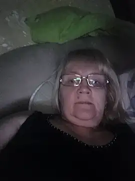 Violet5364 online show from November 28, 2025, 9:06 pm