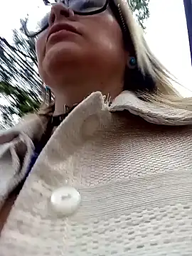 Snapshot of CandieGilson__ chatting on October 17, 2025, 11:02 am CandieGilson   online show from October 17, 2025, 11:02 am