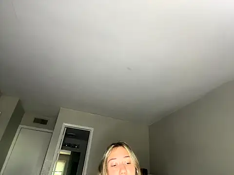 Snapshot of angelicasn0w chatting on September 11, 2025, 4:07 pm angelicasn0w online show from September 11, 2025, 4:07 pm