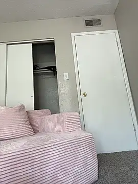 angelicasn0w online show from April 10, 2026, 3:17 pm