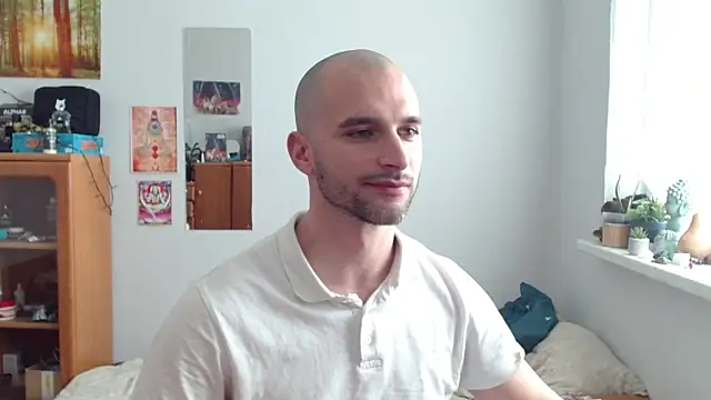 OskarBreno online show from May 4, 2026, 1:51 pm