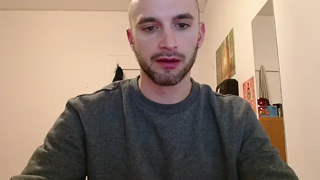 OskarBreno online show from May 7, 2026, 7:52 pm