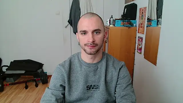 OskarBreno online show from May 15, 2026, 7:04 am