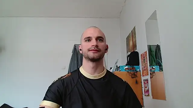 OskarBreno online show from May 21, 2026, 8:10 am