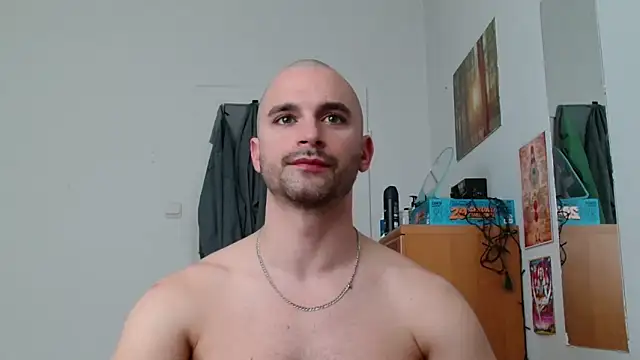 OskarBreno online show from May 24, 2026, 2:33 pm