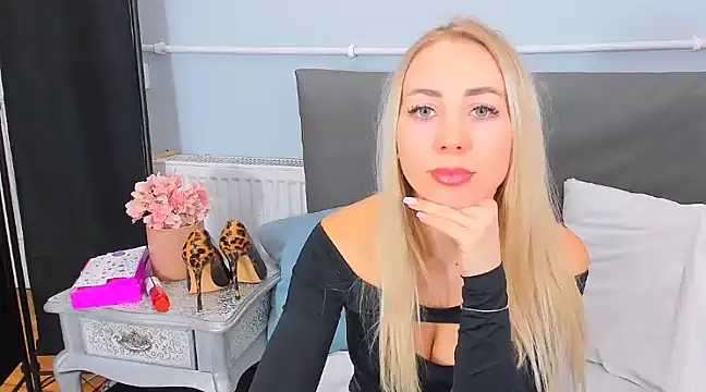 MargaritaRose online show from March 3, 2025, 6:44 pm