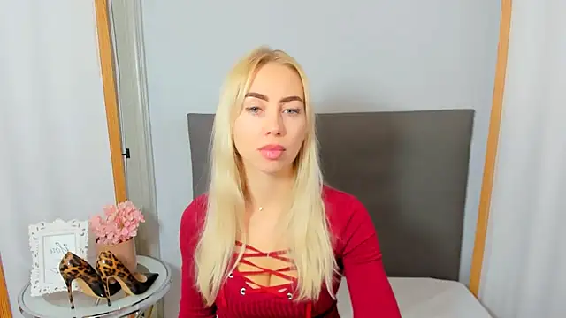 MargaritaRose online show from October 26, 2025, 8:15 pm