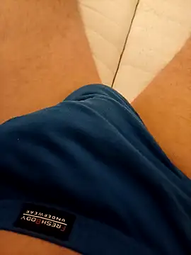 Snapshot of flo000031 chatting on March 15, 2025, 8:43 pm flo000031 online show from March 15, 2025, 8:43 pm