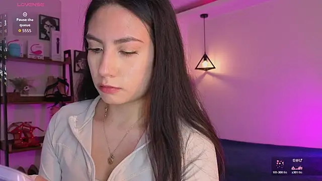 Miller Vanessa  online show from April 1, 2026, 8:50 pm