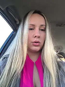 Snapshot of Mona_Plus chatting on November 10, 2025, 7:51 am Mona Plus online show from November 10, 2025, 7:51 am