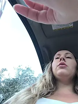 Snapshot of Mona_Plus chatting on November 25, 2025, 7:41 am Mona Plus online show from November 25, 2025, 7:41 am