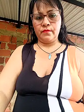 promiscuous-indecent-momm online show from April 17, 2026, 2:31 pm