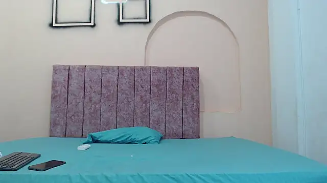 manuel rey online show from September 13, 2025, 2:22 am