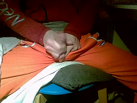 createur34 online show from February 18, 2026, 11:01 pm