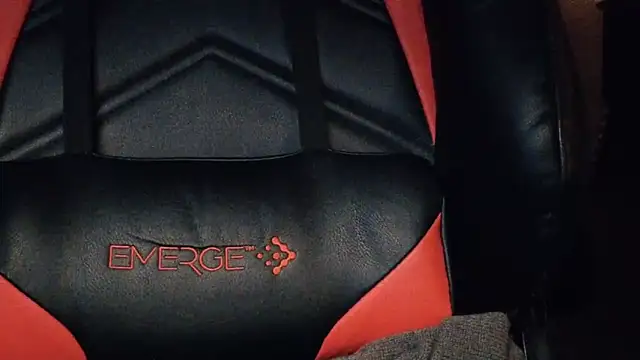 Snapshot of strongdude212 chatting on February 18, 2026, 1:29 pm strongdude212 online show from February 18, 2026, 1:29 pm