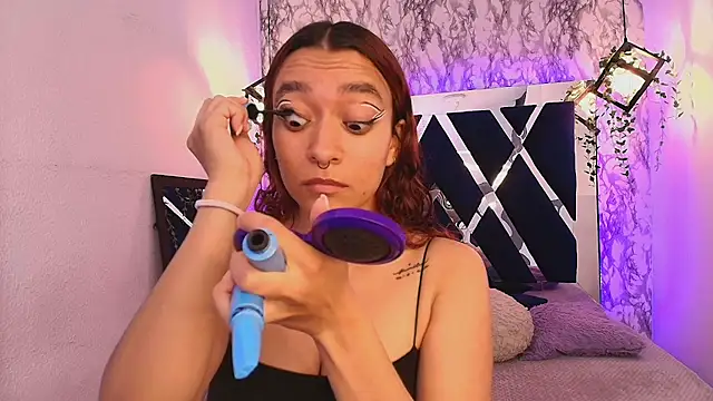 charlotte bluee online show from October 21, 2025, 7:47 pm