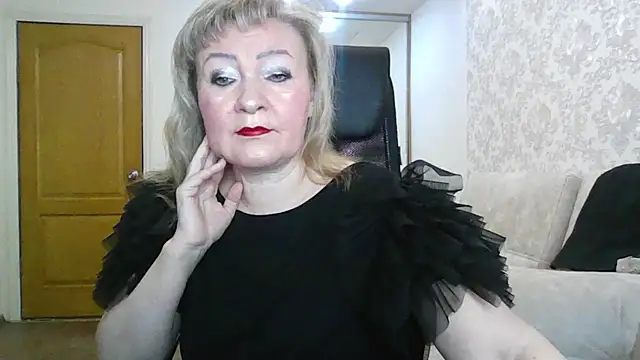 Victoria secrets  online show from November 21, 2025, 4:11 am