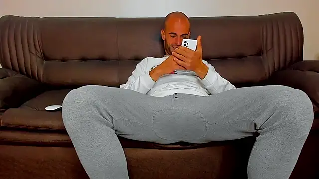 sexyhotmusclesforyou1 online show from February 20, 2026, 1:55 pm