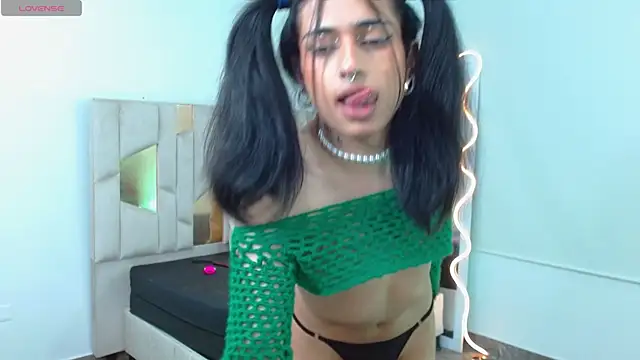 Snapshot of NATTROSE_TAY chatting on February 23, 2025, 8:22 pm NATTROSE TAY online show from February 23, 2025, 8:22 pm