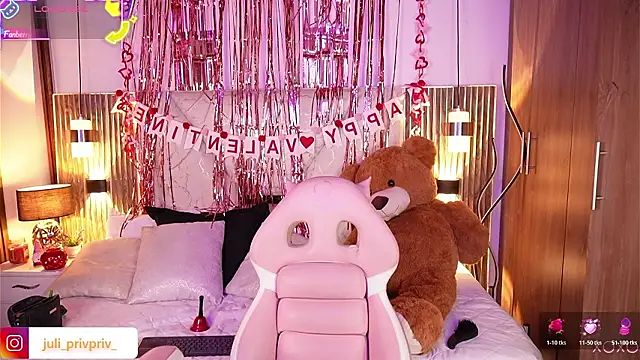 Snapshot of Julieta_priv chatting on February 16, 2026, 2:35 pm Julieta priv online show from February 16, 2026, 2:35 pm