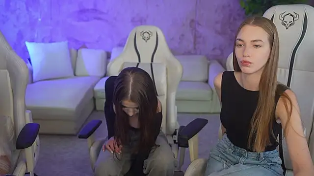 Layla Sweet  online show from October 21, 2025, 2:40 pm