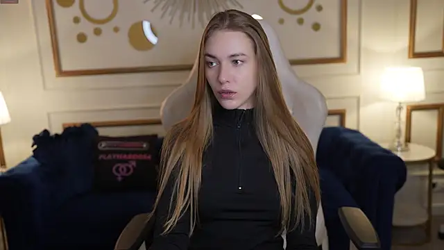 Layla Sweet  online show from December 14, 2025, 7:29 pm