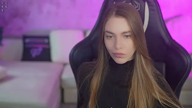 Layla Sweet  online show from January 12, 2026, 11:43 pm