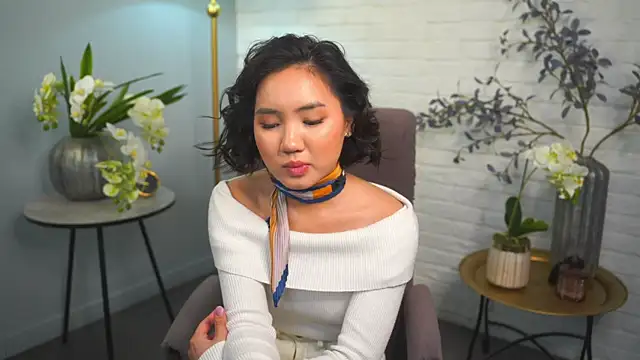 Snapshot of EthalHence chatting on February 15, 2025, 6:12 pm EthalHence online show from February 15, 2025, 6:12 pm