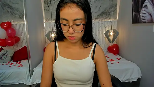 lucelly 15 online show from February 15, 2025, 11:50 am