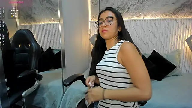 lucelly 15 online show from March 6, 2025, 11:47 am