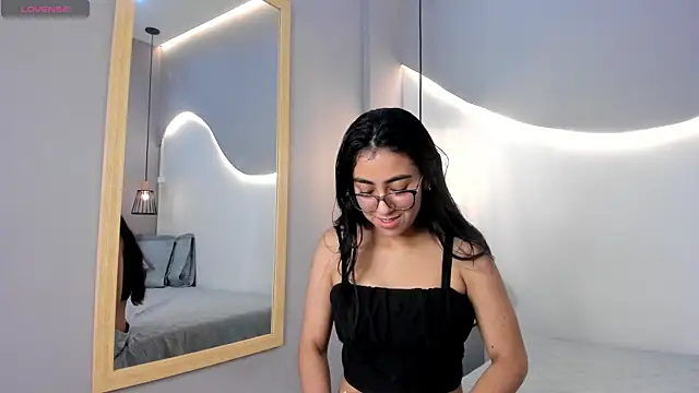 lucelly 15 online show from September 19, 2025, 11:55 am