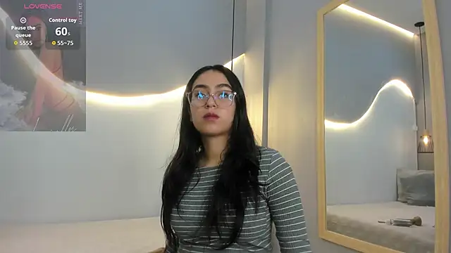 lucelly 15 online show from January 7, 2026, 11:56 am