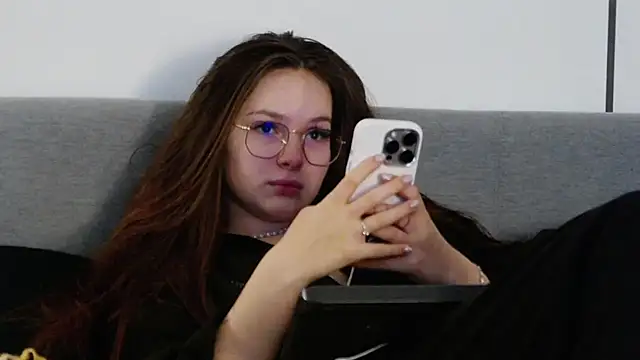 -Amora online show from February 15, 2026, 2:03 pm