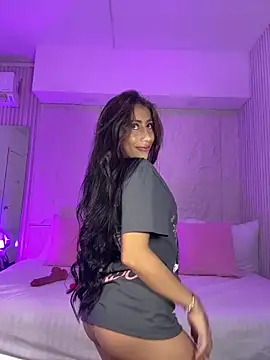 MelanieHillss online show from March 13, 2025, 4:27 am