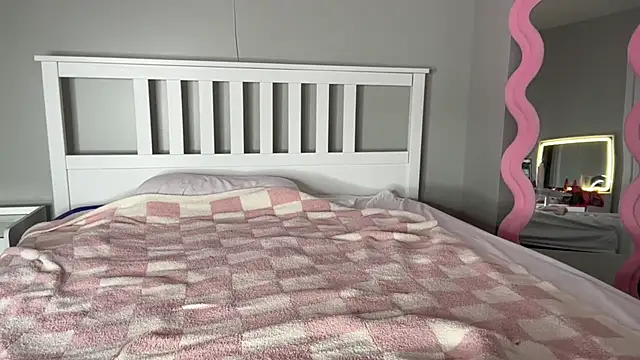 meggsworld online show from February 13, 2025, 3:35 pm