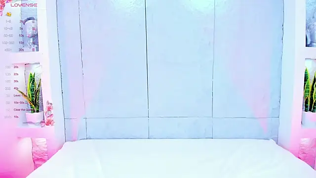 MiaMistrex online show from December 14, 2025, 11:09 pm