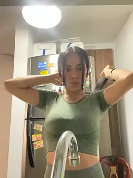 Snapshot of Naatalia chatting on February 18, 2025, 3:54 pm Naatalia online show from February 18, 2025, 3:54 pm